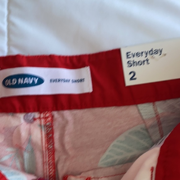 Old Navy Tropical Floral Print Everyday Short 2 new magnum pi tom selleck - Picture 4 of 5